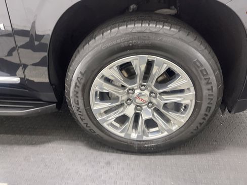 Used 2025 GMC Yukon XL Denali image 29