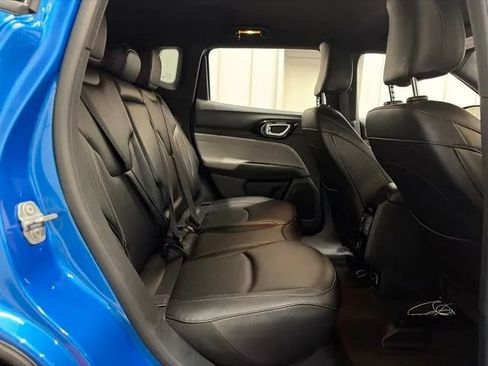 Used 2025 Jeep Compass Limited AWD/4WD image 17