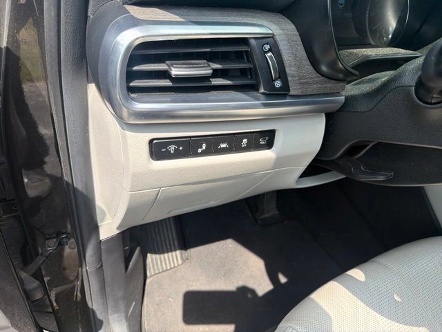 Used 2022 Kia Telluride EX w/ EX Premium Package AWD/4WD image 29