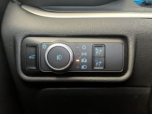 Used 2022 Ford Explorer XLT w/ Equipment Group 202A image 26