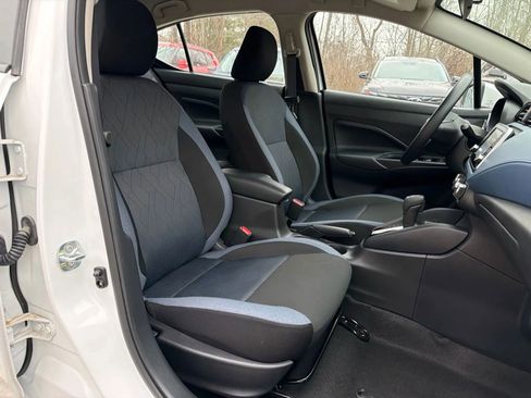 Used 2025 Nissan Versa SV image 31