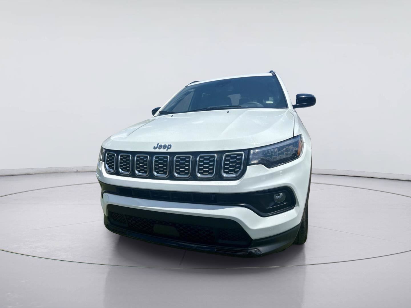 Used 2025 Jeep Compass Latitude AWD/4WD image 8