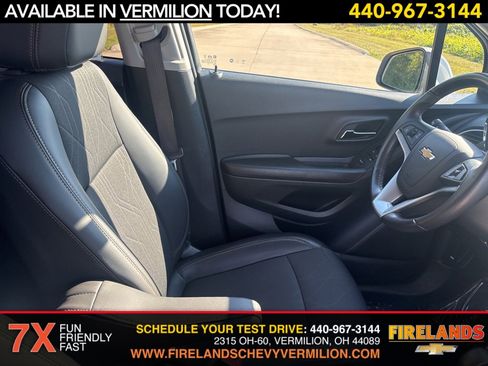 Certified 2022 Chevrolet Trax LT w/ LT Convenience Package image 26