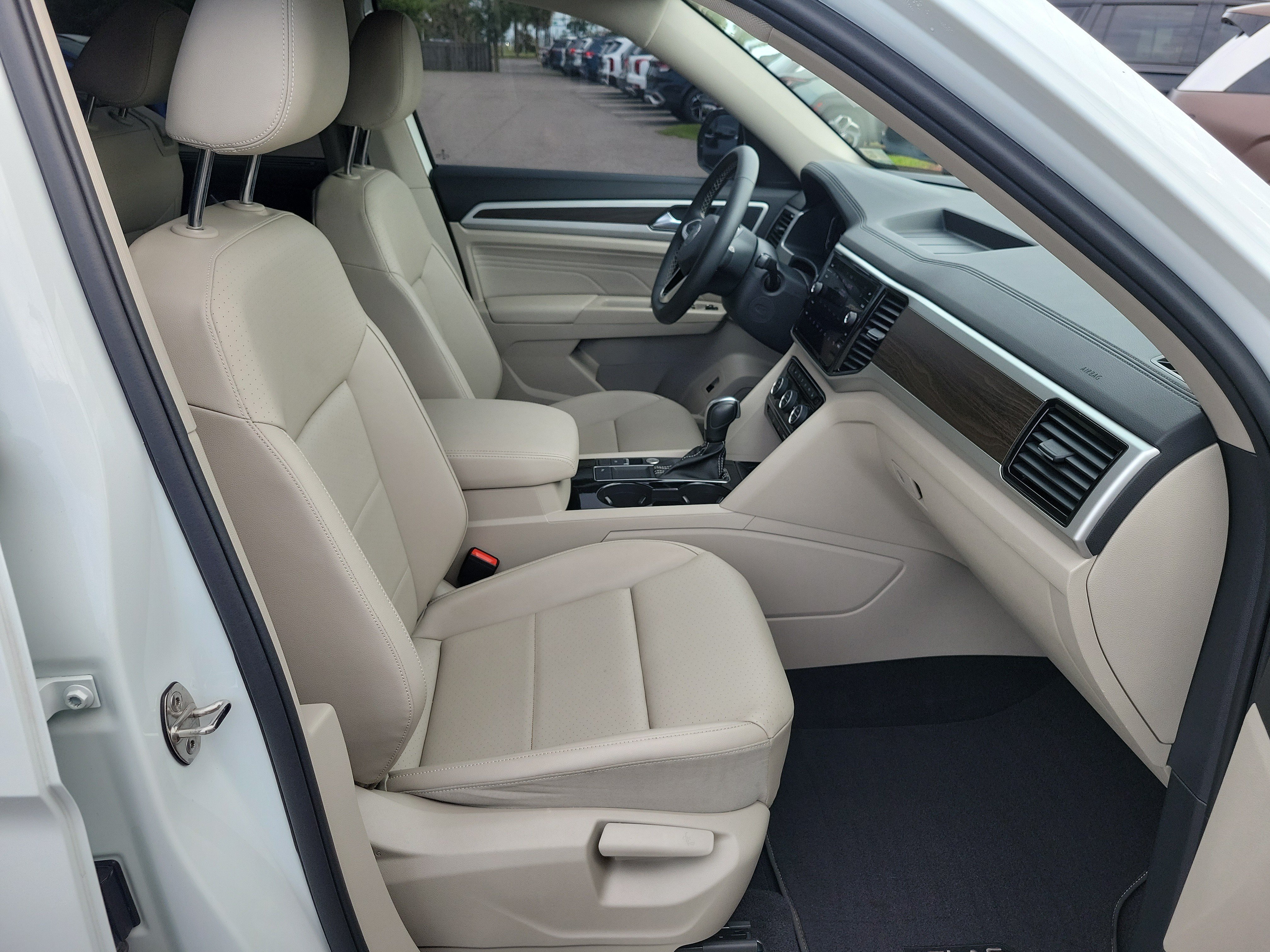 Used 2022 Volkswagen Atlas SE FWD image 7