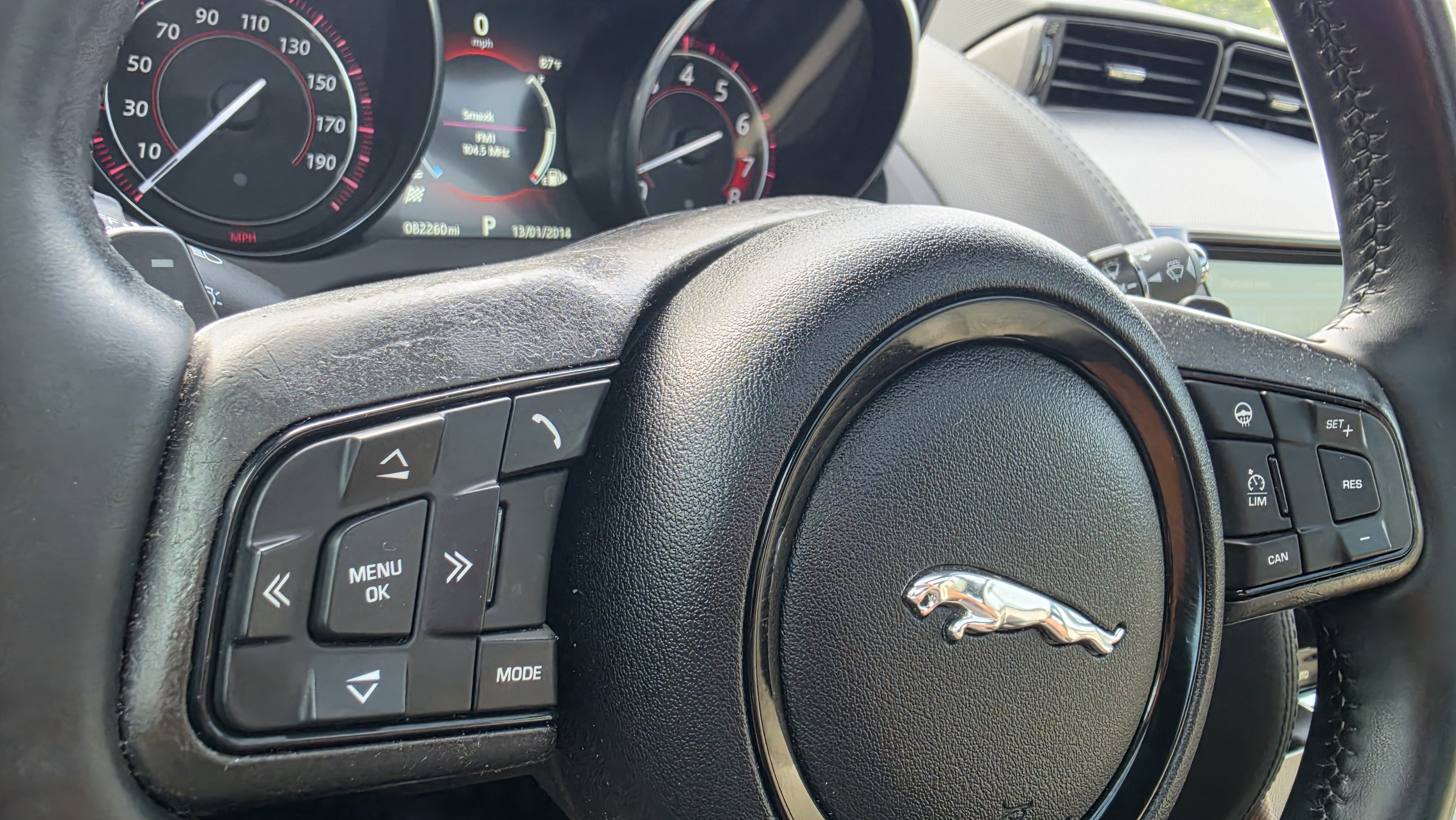 Used 2016 Jaguar F-TYPE Coupe RWD image 39