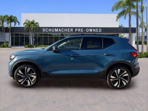 Certified 2025 Volvo XC40 B5 Ultra AWD/4WD image 4