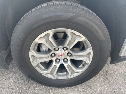 Used 2024 GMC Sierra 1500 SLT image 11