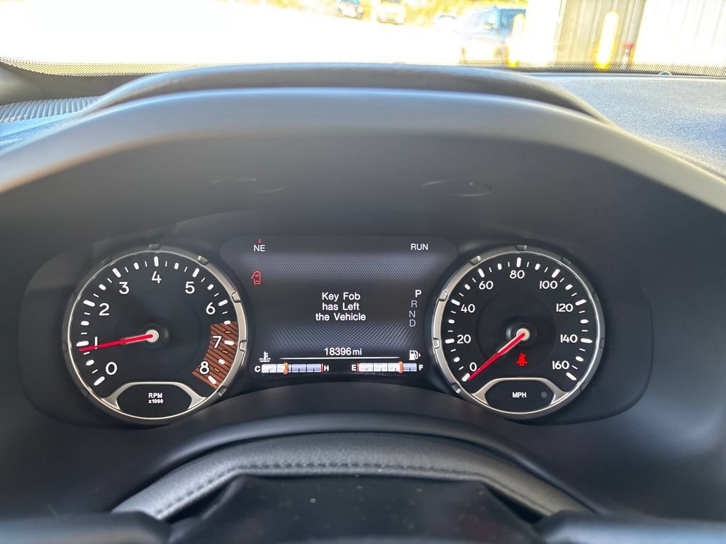 Used 2023 Jeep Renegade Limited AWD/4WD image 17