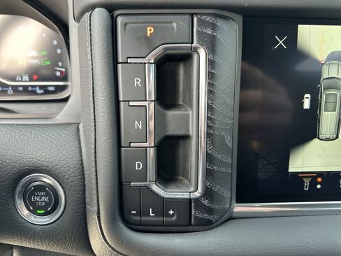 Used 2024 GMC Yukon Denali w/ Advanced Technology Package AWD/4WD image 16