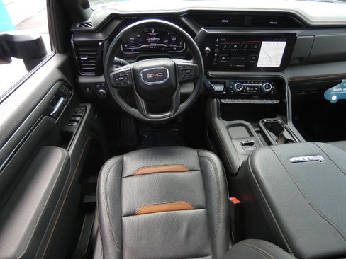 Certified 2025 GMC Sierra 2500 AT4 w/ AT4 Premium Plus Package AWD/4WD image 14