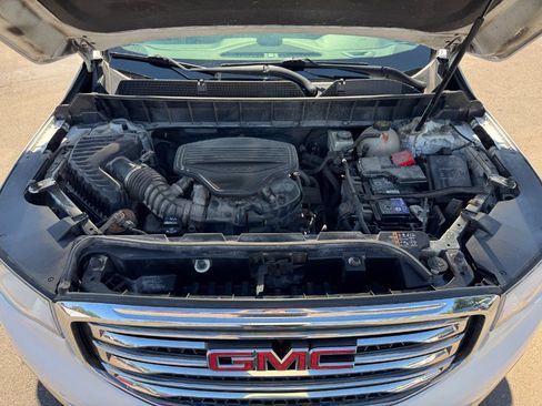 Used 2017 GMC Acadia SLT AWD/4WD image 26
