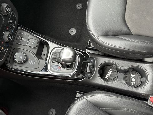 Used 2020 Jeep Compass Latitude image 27