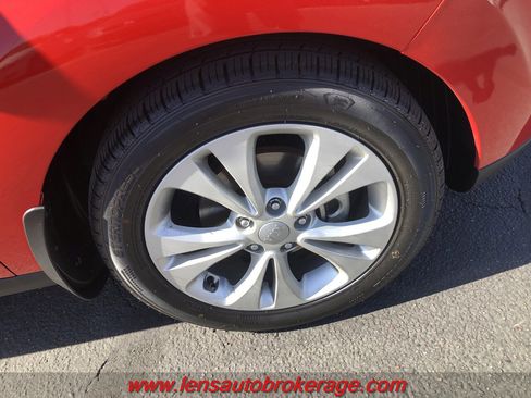 Used 2015 Kia Soul + image 25