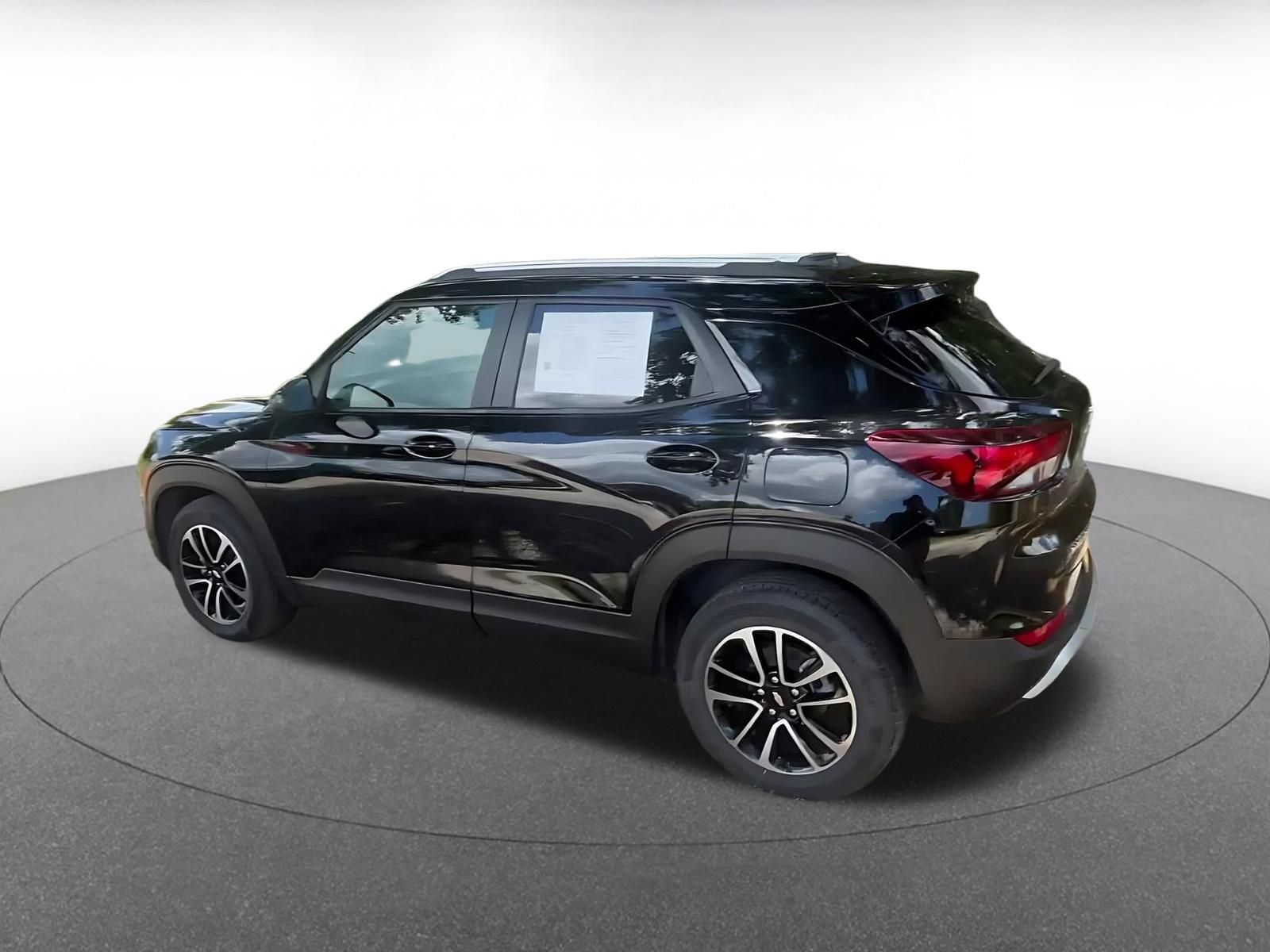 Used 2025 Chevrolet TrailBlazer LT FWD image 8