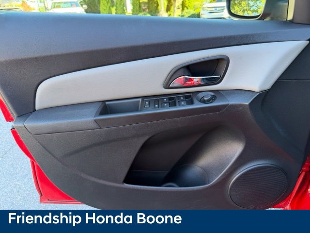 Used 2015 Chevrolet Cruze LT FWD image 14