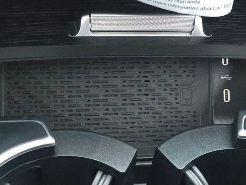 New 2026 Mercedes-Benz GLS 450 4MATIC image 31