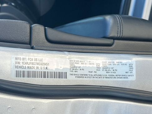 Used 2021 Jeep Grand Cherokee Limited image 30