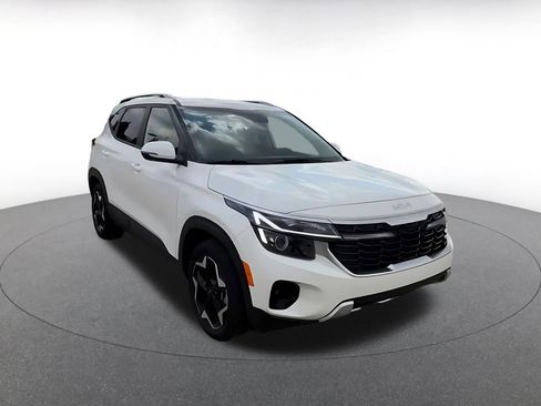 Used 2025 Kia Seltos S FWD image 3