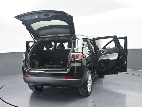 Used 2024 Jeep Compass Latitude image 68