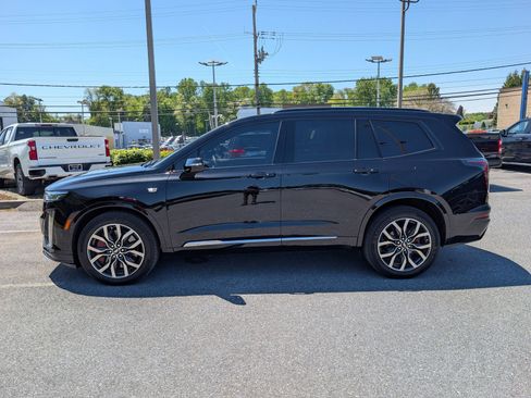 Used 2023 Cadillac XT6 Sport w/ Technology Package AWD/4WD image 2