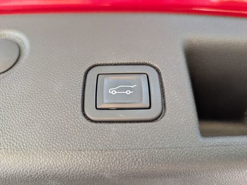 Used 2022 Chevrolet Equinox RS w/ RS Leather Package image 38