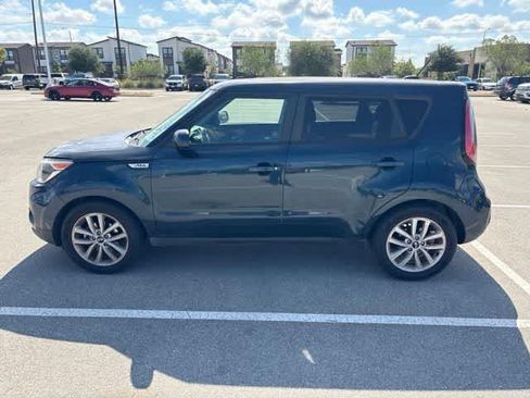 Used 2017 Kia Soul + FWD image 2