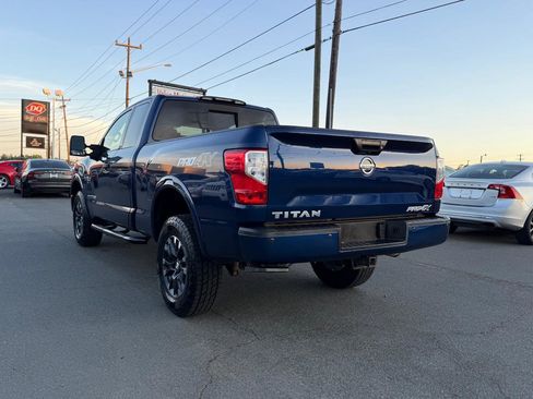 Used 2017 Nissan Titan PRO-4X w/ Pro-4x Convenience Package image 4