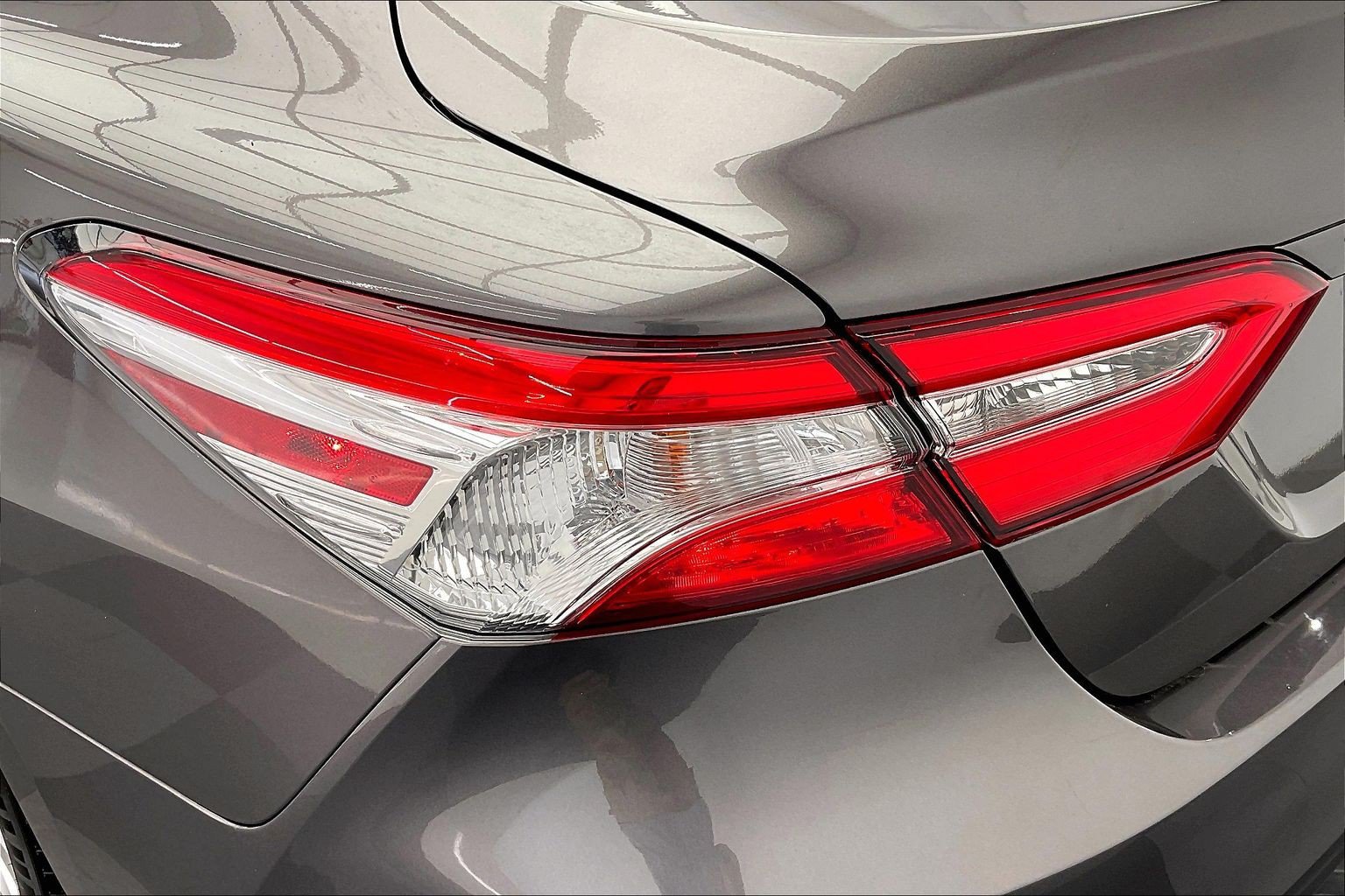 Used 2020 Toyota Camry LE FWD image 29