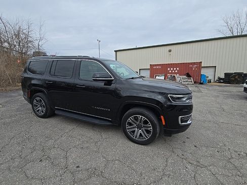 Used 2024 Jeep Wagoneer Series II image 10