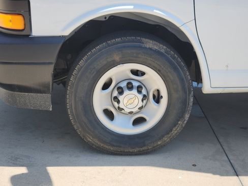 New 2025 Chevrolet Express 3500 w/ Power Convenience Package image 16