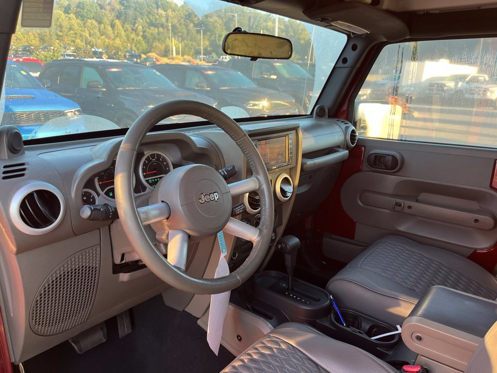 Used 2010 Jeep Wrangler Unlimited Sahara w/ Dual Top Group AWD/4WD image 6