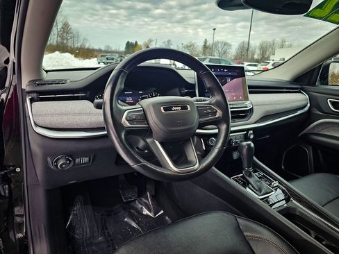 Used 2022 Jeep Compass Latitude image 13