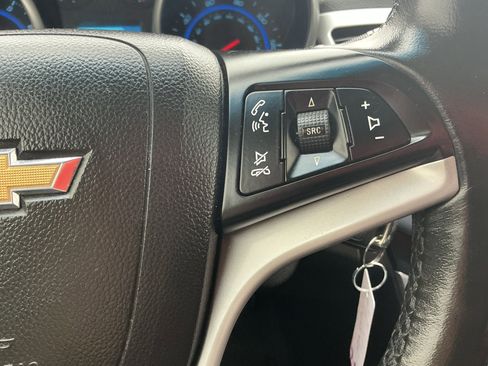 Used 2015 Chevrolet Cruze LT image 10