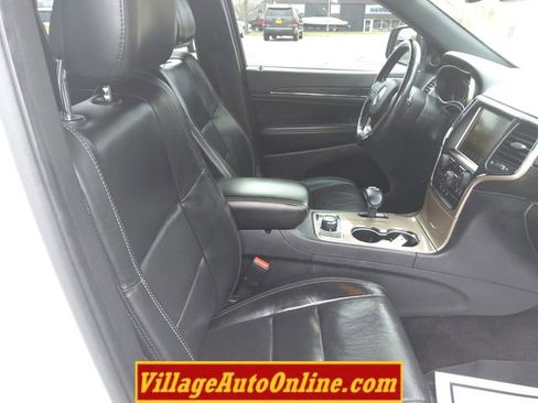 Used 2015 Jeep Grand Cherokee Limited w/ Luxury Group II AWD/4WD image 38