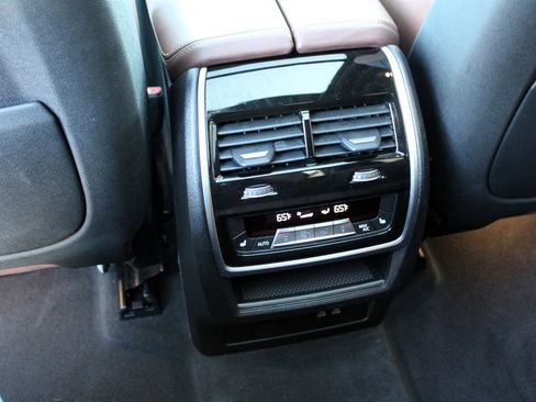 Used 2019 BMW X7 xDrive50i w/ M Sport Package image 19