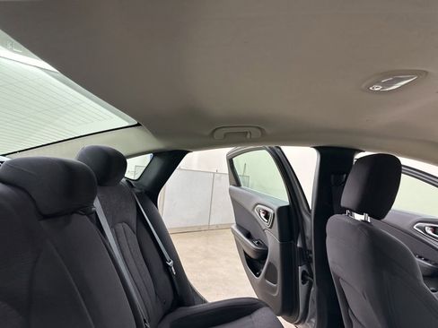 Used 2015 Chrysler 200 Limited image 25