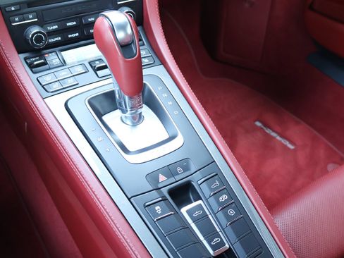 Used 2019 Porsche 718 Boxster S RWD image 21
