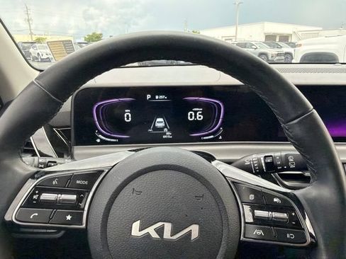 Used 2025 Kia Seltos S FWD image 14