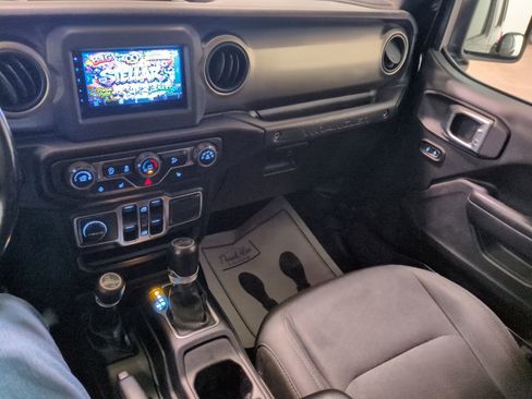 Used 2018 Jeep Wrangler Unlimited Sport S AWD/4WD image 20