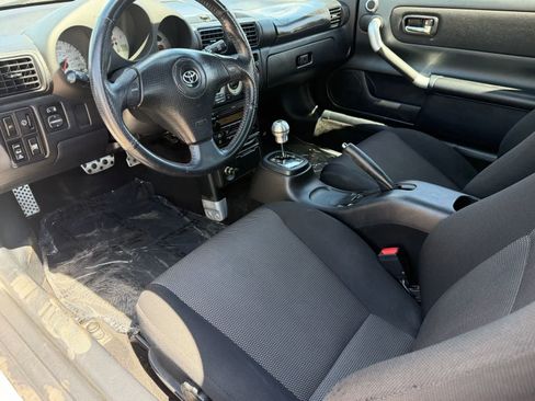 Used 2004 Toyota MR2 RWD image 2
