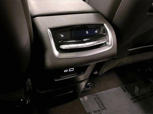 Used 2024 Cadillac XT6 Premium Luxury image 31