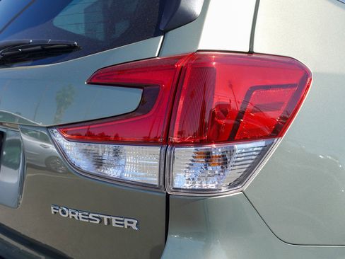 Certified 2021 Subaru Forester Limited image 5