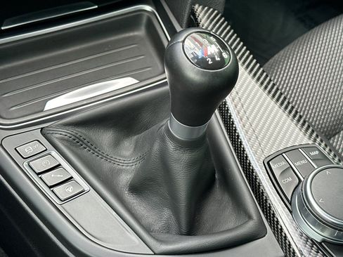 Used 2018 BMW M4 Coupe RWD image 21