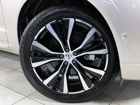 Used 2025 Volvo XC60 B5 Plus w/ Protection Package Premier AWD/4WD image 14
