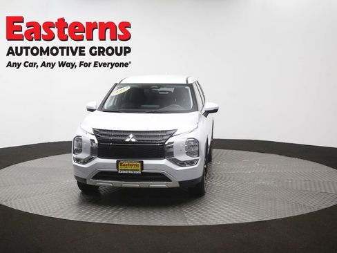 Used 2024 Mitsubishi Outlander SE AWD/4WD image 52