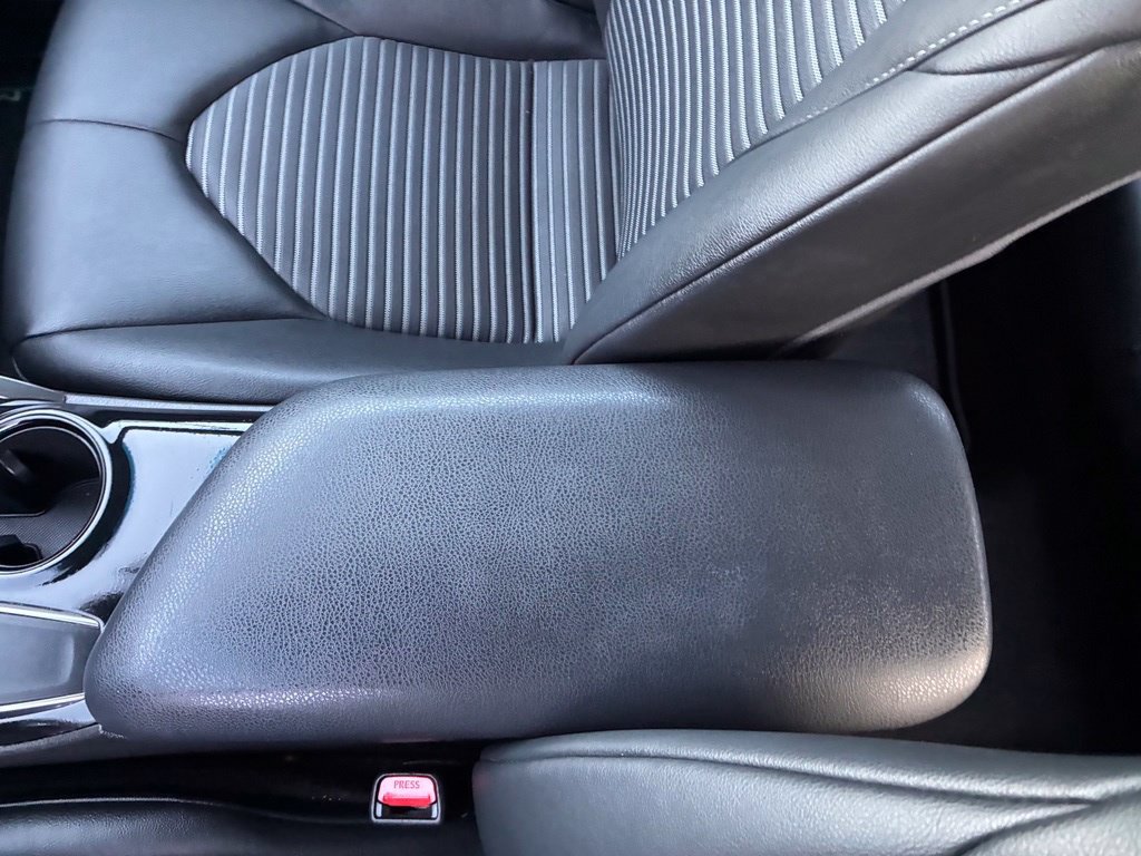 Used 2019 Toyota Camry SE FWD image 38