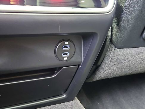 Certified 2023 Porsche Cayenne Platinum Edition AWD/4WD image 45