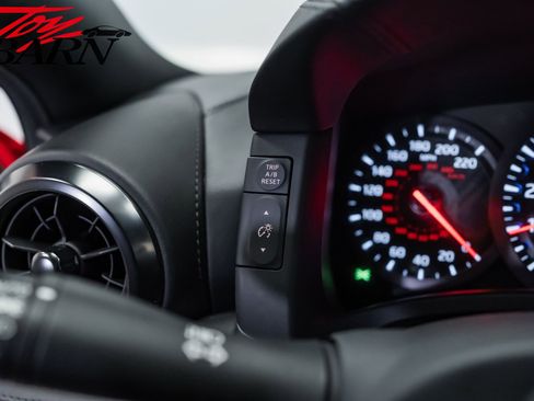 Used 2018 Nissan GT-R Premium image 34