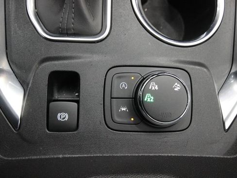 Used 2022 Chevrolet Traverse LT w/ LPO, Floor Liner Package AWD/4WD image 28