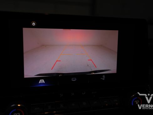 Used 2024 Chevrolet Colorado LT w/ LT Convenience Package image 27